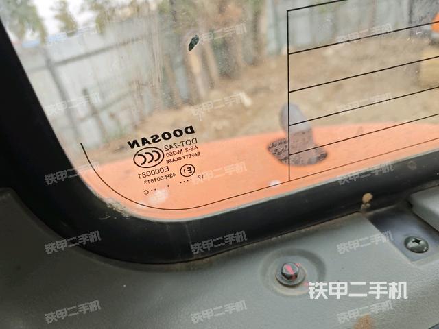 后窗玻璃角標(biāo)（駕駛室部分）