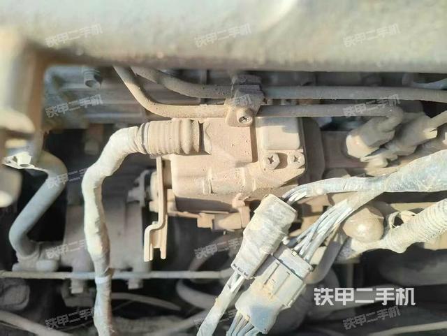 駕駛室整體(整機外觀) 駕駛室整體(整機外觀)