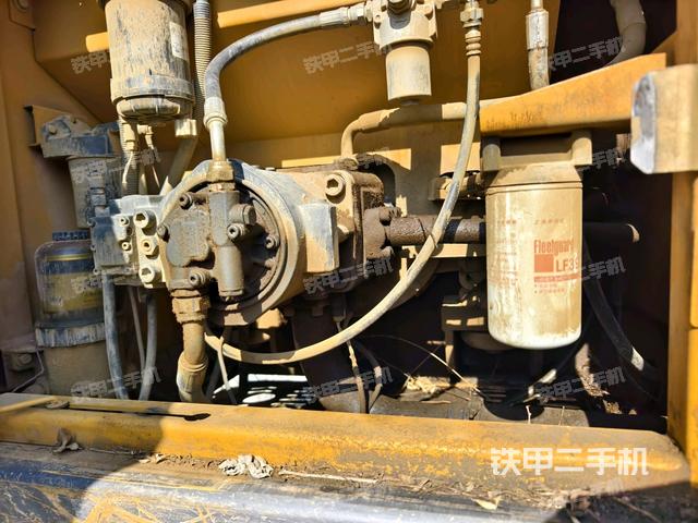 液壓泵斜45?右(大件艙室) 液壓泵斜45?右(大件艙室)