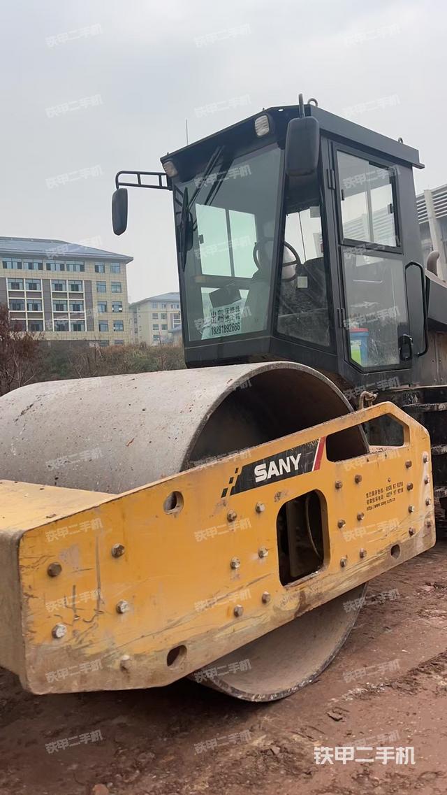 三一重工SSR220AC-8全液压压路机