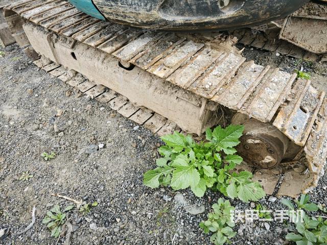 左側(cè)履帶整體?(行走機(jī)構(gòu)) 左側(cè)履帶整體?(行走機(jī)構(gòu))