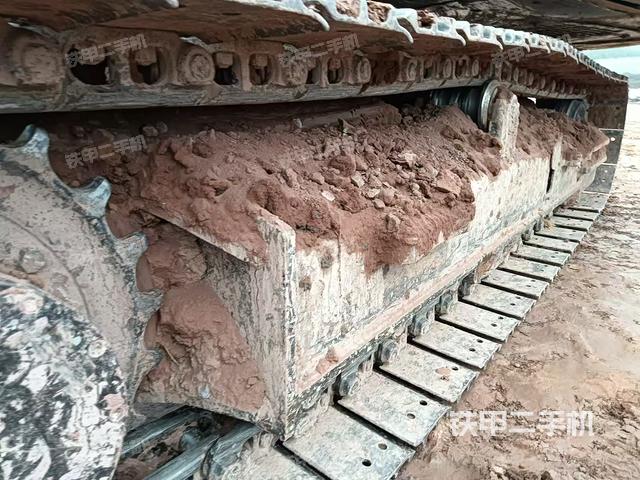 單側(cè)履帶整體（整機(jī)外觀）