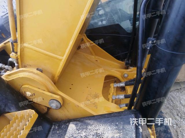 大臂根部?斜視(工作和回轉(zhuǎn)裝置) 大臂根部?斜視(工作和回轉(zhuǎn)裝置)
