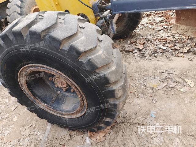 右引導輪/右前輪(行走機構(gòu)) 右引導輪/右前輪(行走機構(gòu))