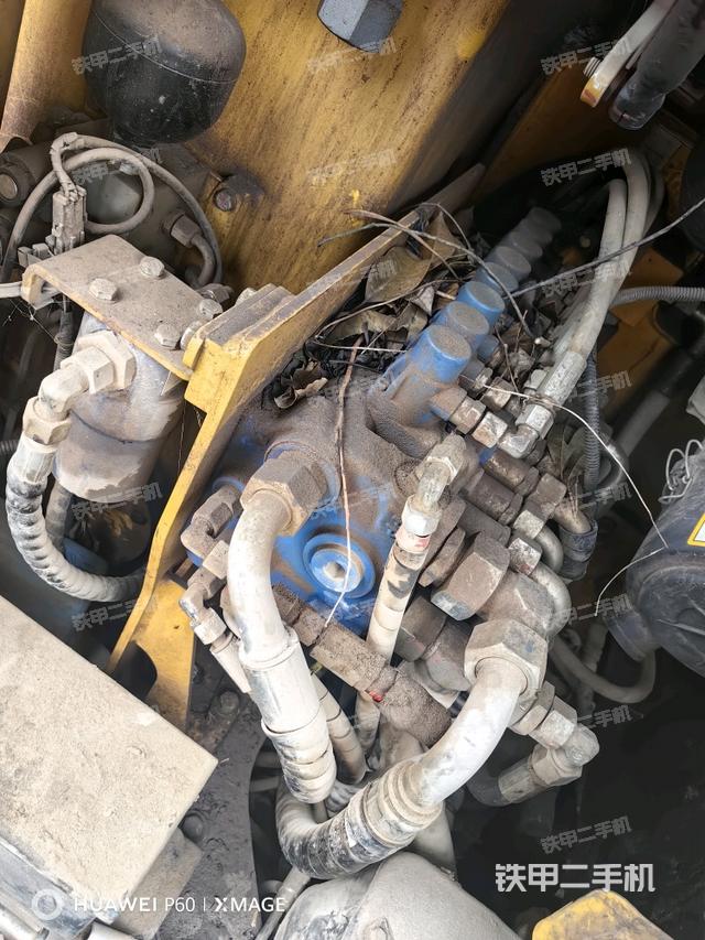 回轉(zhuǎn)馬達和主控閥（整機外觀）