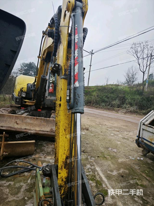 小臂整體右前(工作和回轉裝置) 小臂整體右前(工作和回轉裝置)