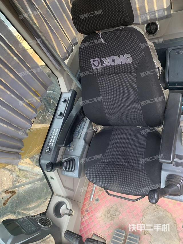 駕駛室整體（整機外觀）