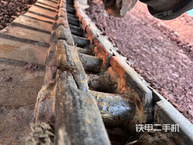 左驅(qū)動(dòng)輪（行走機(jī)構(gòu)）