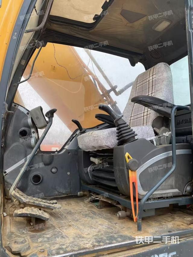 駕駛室整體（整機(jī)外觀）