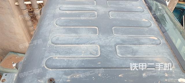 驾驶室顶部（整机外观）