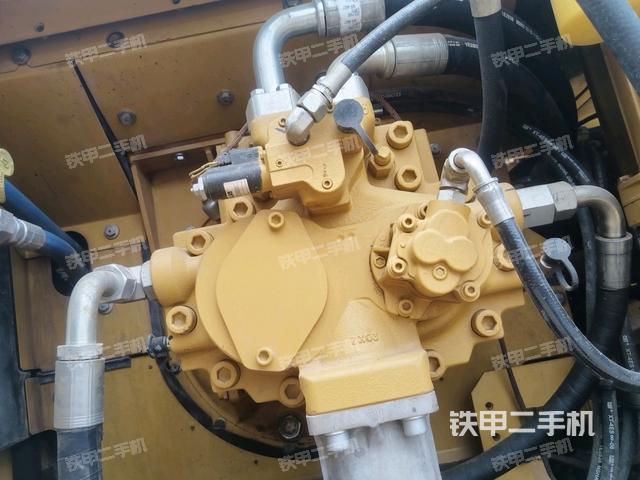 液壓泵斜45?左(大件艙室) 液壓泵斜45?左(大件艙室)