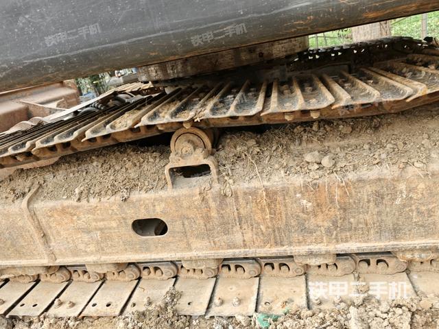 右側(cè)履帶整體?（行走機(jī)構(gòu)）