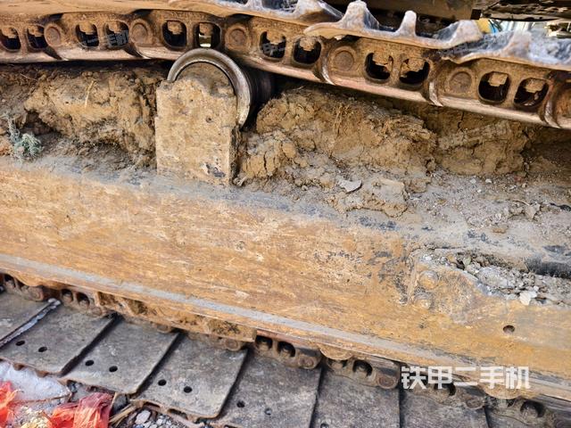 右側(cè)履帶整體(行走機(jī)構(gòu)) 右側(cè)履帶整體(行走機(jī)構(gòu))