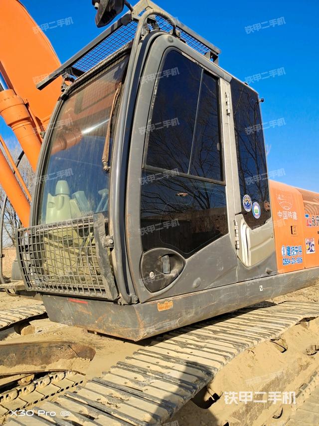 駕駛室整體(整機外觀) 駕駛室整體(整機外觀)