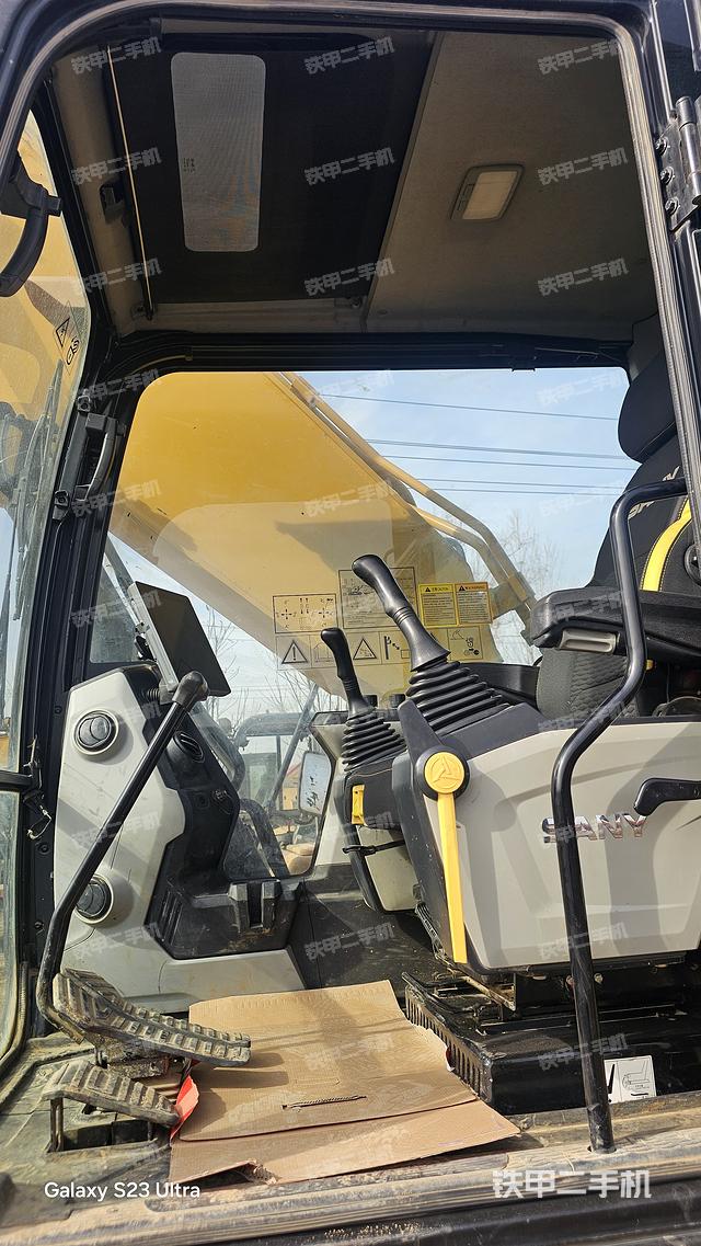 驾驶室整体（整机外观）