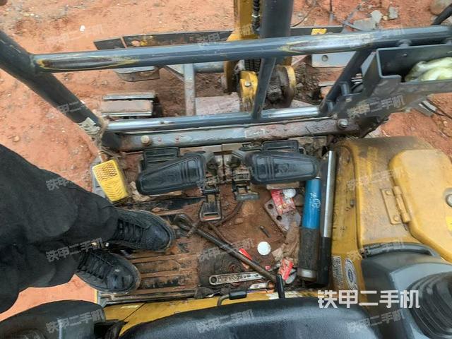 駕駛室整體（整機(jī)外觀）