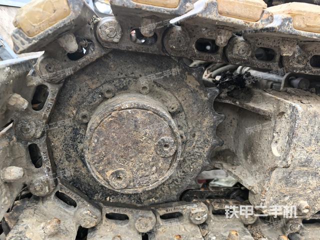 右驅(qū)動輪（行走機構(gòu)）