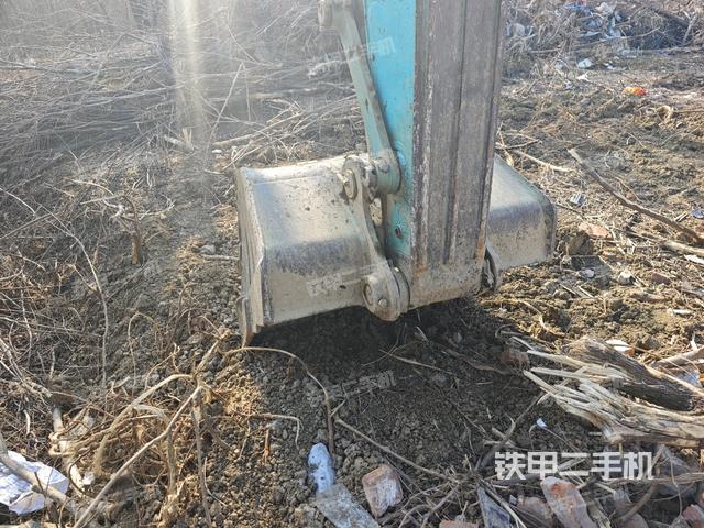 大臂油缸整體?豎拍(工作和回轉(zhuǎn)裝置) 大臂油缸整體?豎拍(工作和回轉(zhuǎn)裝置)