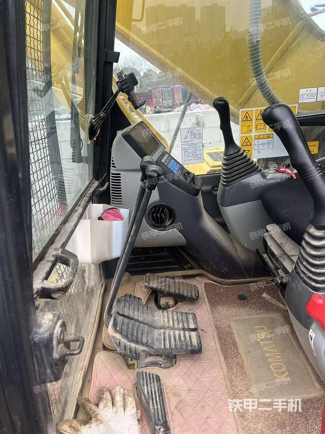 駕駛室整體（整機外觀）