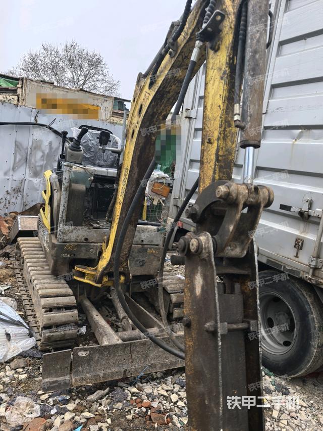 轉(zhuǎn)盤和下車架正前（工作和回轉(zhuǎn)裝置）