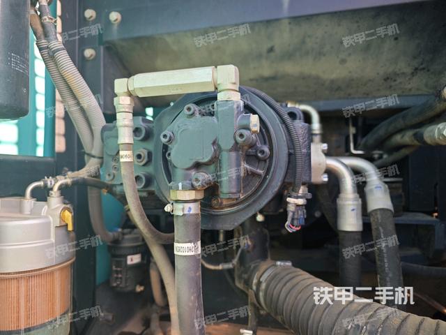 散熱器正面(大件艙室) 散熱器正面(大件艙室)