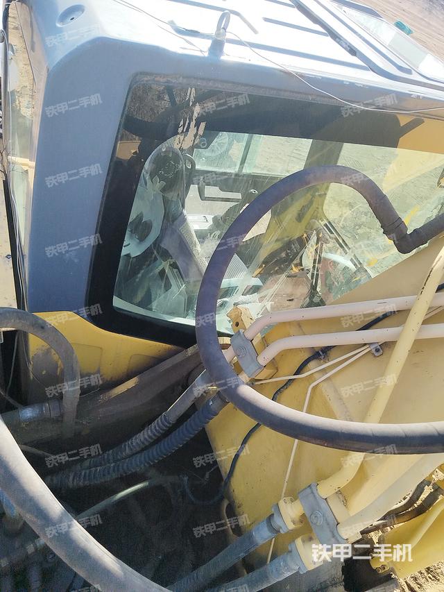 駕駛室頂部（整機(jī)外觀）