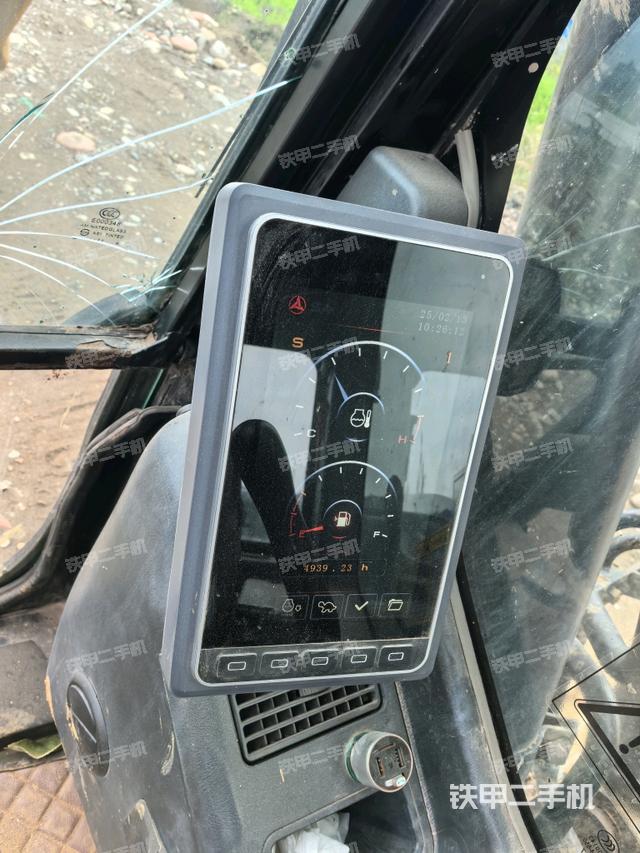 右側(cè)玻璃角標(biāo)（駕駛室部分）