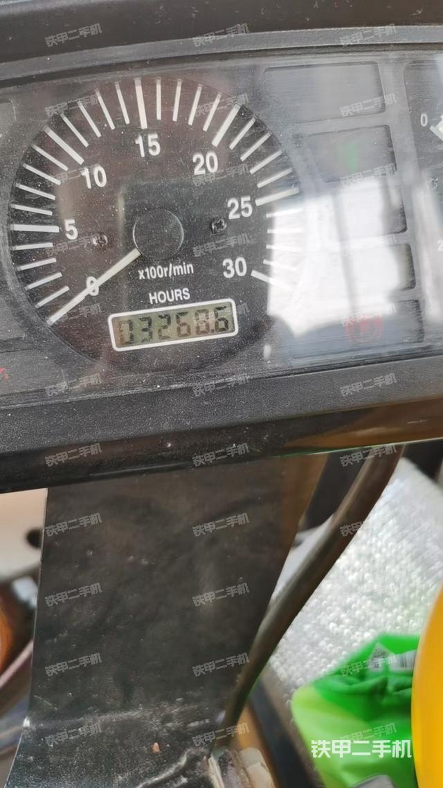 驾驶室操作台（设备外观及核心部件）