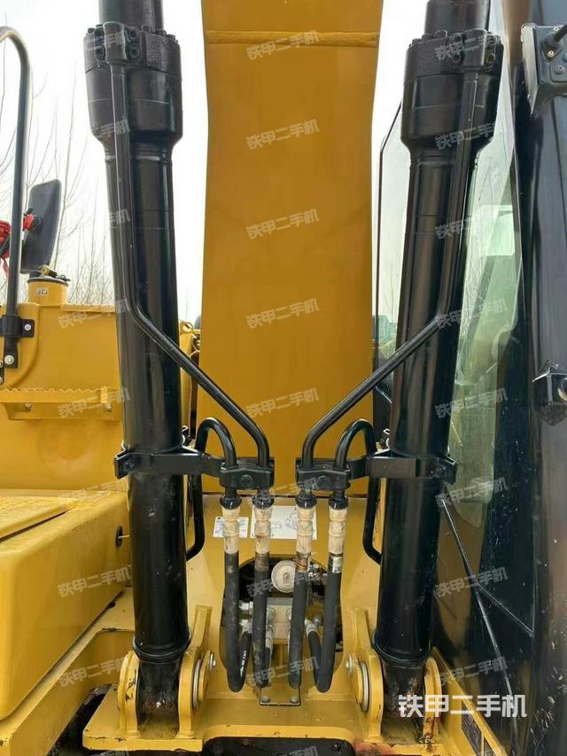 駕駛室整體（整機外觀）