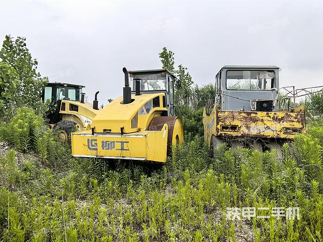 整機右后45°(設(shè)備外觀及核心部件) 整機右后45°(設(shè)備外觀及核心部件)