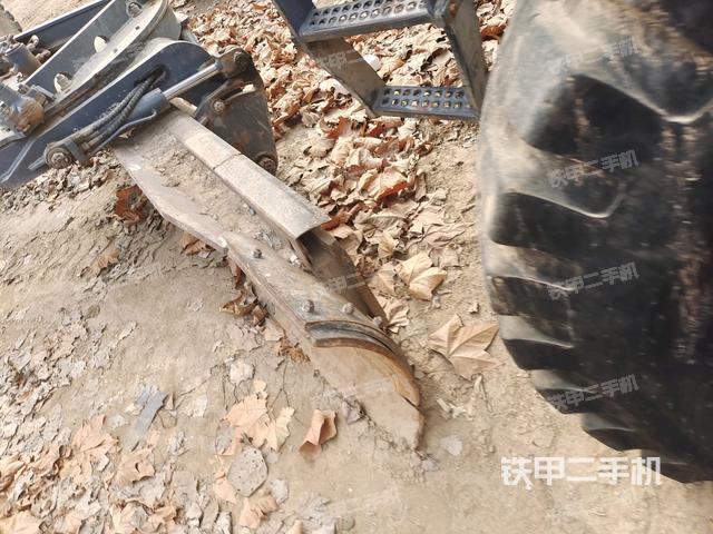 右驅(qū)動輪/右后輪(行走機構(gòu)) 右驅(qū)動輪/右后輪(行走機構(gòu))