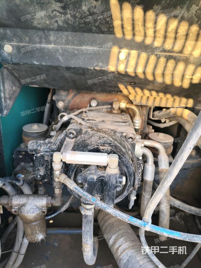 液壓泵斜45?左(大件艙室) 液壓泵斜45?左(大件艙室)