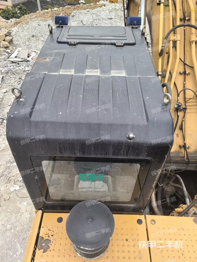 驾驶室顶部（整机外观）