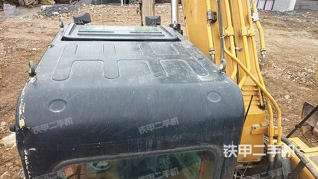 驾驶室顶部（整机外观）