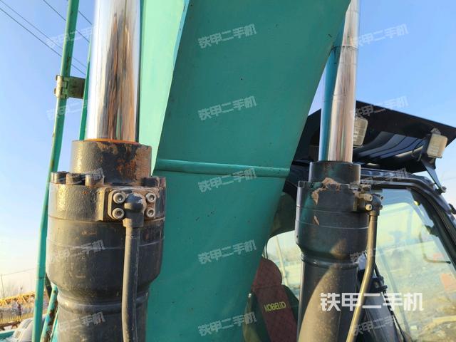 大臂油缸整體?豎拍(工作和回轉(zhuǎn)裝置) 大臂油缸整體?豎拍(工作和回轉(zhuǎn)裝置)