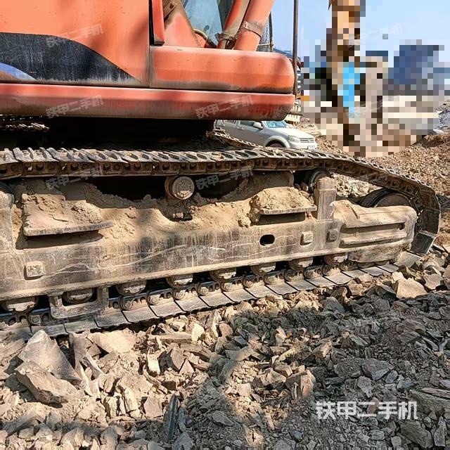 單側(cè)履帶整體（整機(jī)外觀）