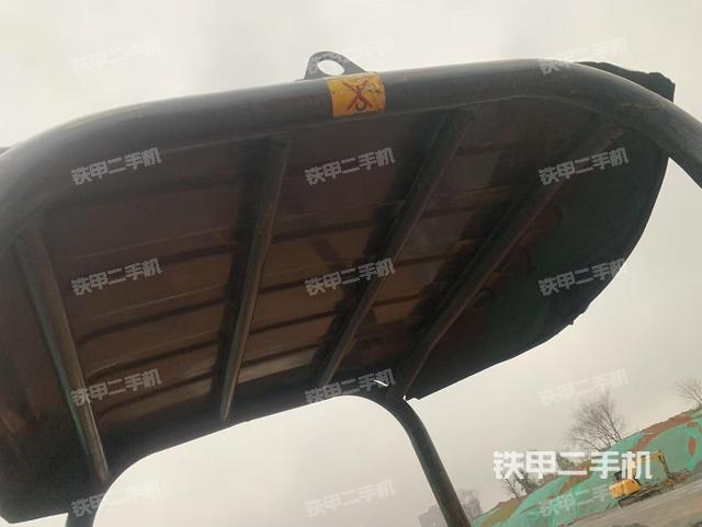 駕駛室頂部（整機(jī)外觀）