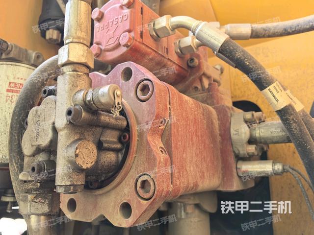 液壓泵斜45?左（大件艙室）