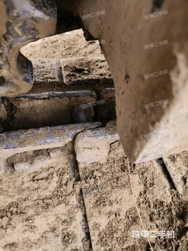 左導(dǎo)向輪（行走機(jī)構(gòu)）