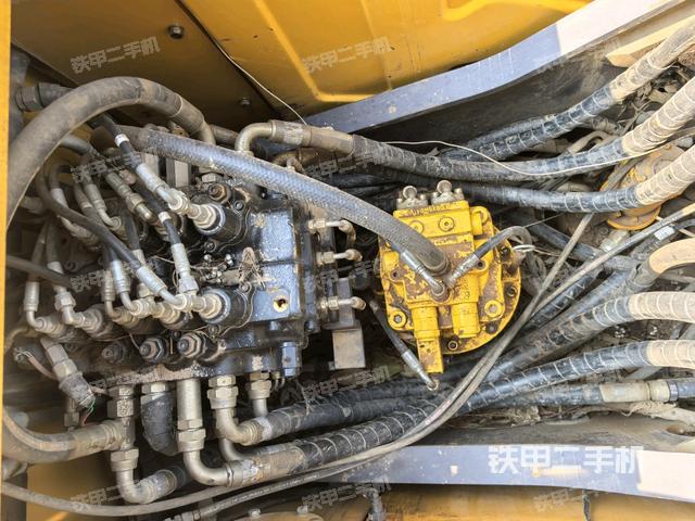 回轉(zhuǎn)馬達(dá)（上車部件）