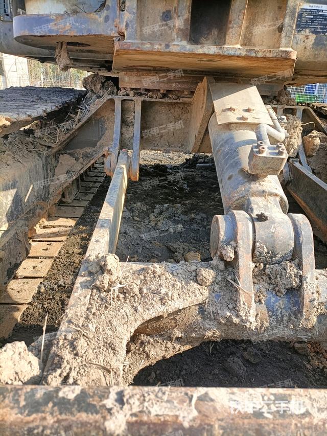 轉(zhuǎn)盤(pán)和下車(chē)架正前（工作和回轉(zhuǎn)裝置）