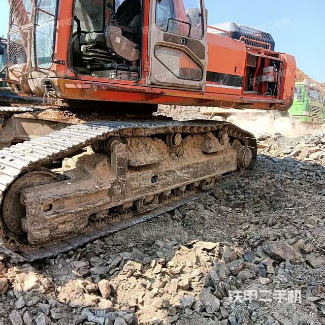 駕駛室頂部（整機(jī)外觀）