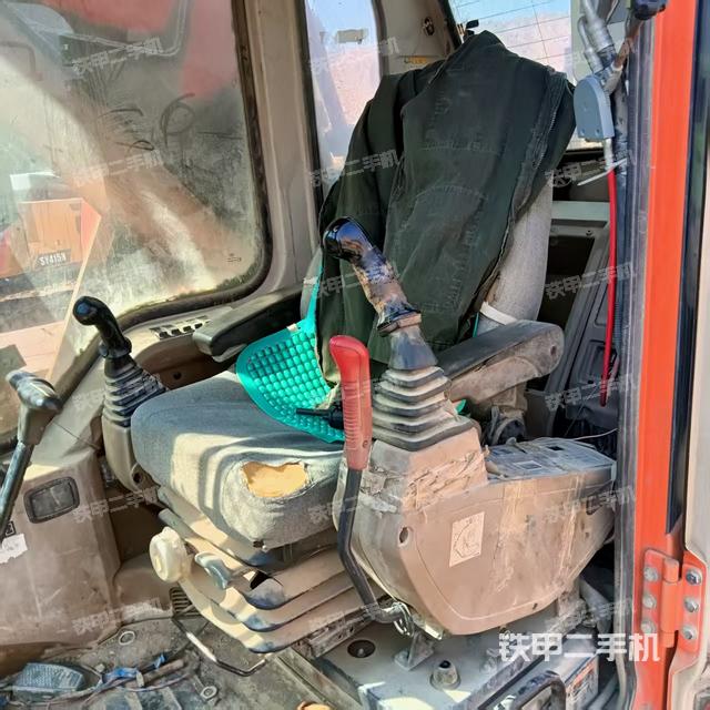 駕駛室整體（整機(jī)外觀）