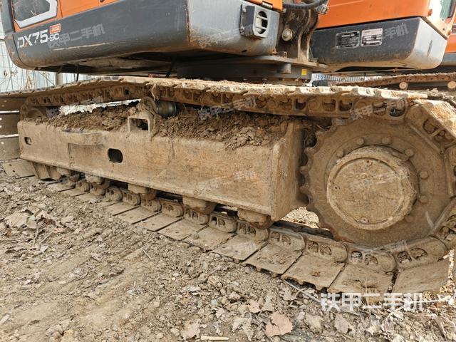 左侧履带整体 （行走机构）