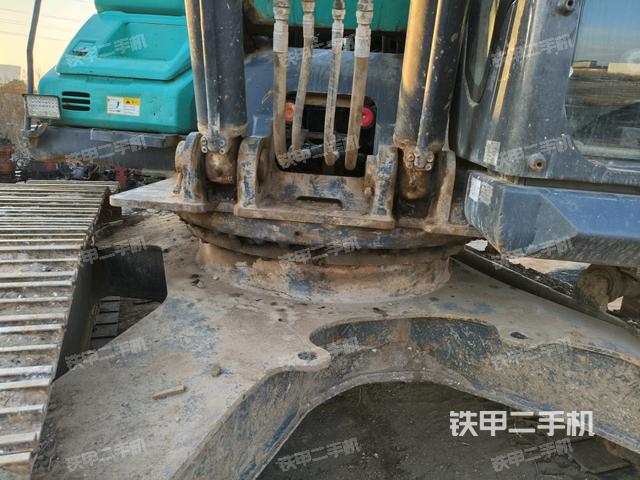 轉(zhuǎn)盤和下車架正前(工作和回轉(zhuǎn)裝置) 轉(zhuǎn)盤和下車架正前(工作和回轉(zhuǎn)裝置)