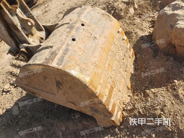 小臂整體左后(工作和回轉(zhuǎn)裝置) 小臂整體左后(工作和回轉(zhuǎn)裝置)