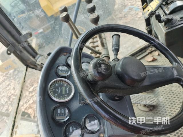 小時/里程表(駕駛室/操作室) 小時/里程表(駕駛室/操作室)