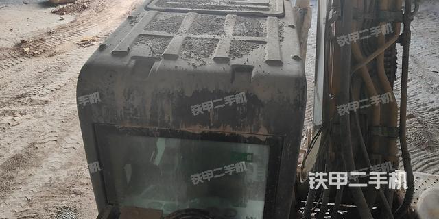 驾驶室顶部（整机外观）