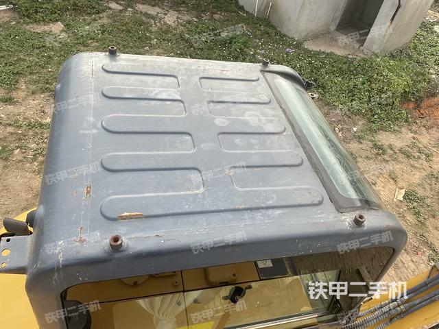 驾驶室顶部（整机外观）