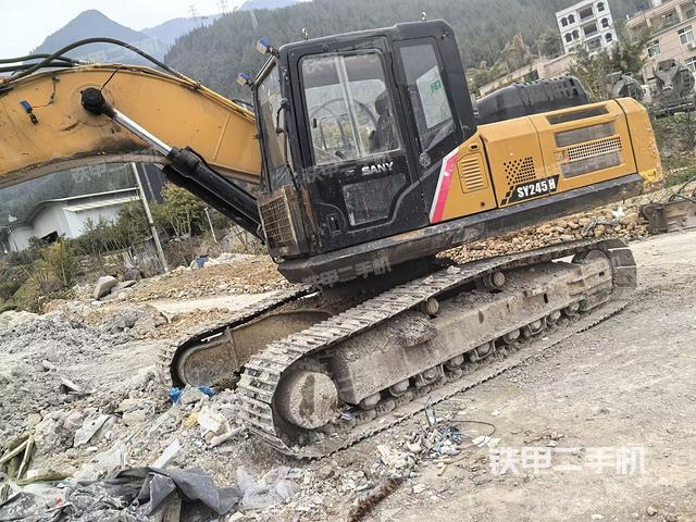 三一重工SY245H挖掘機(jī)